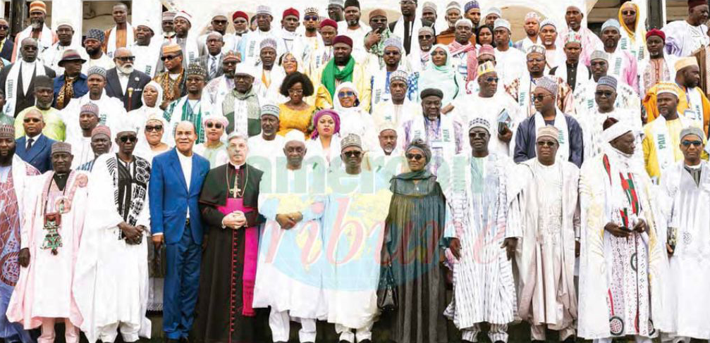 Participants à la méga conférence et à la grande prière du CIDIMUC pour la paix au Cameroun, en 2025.