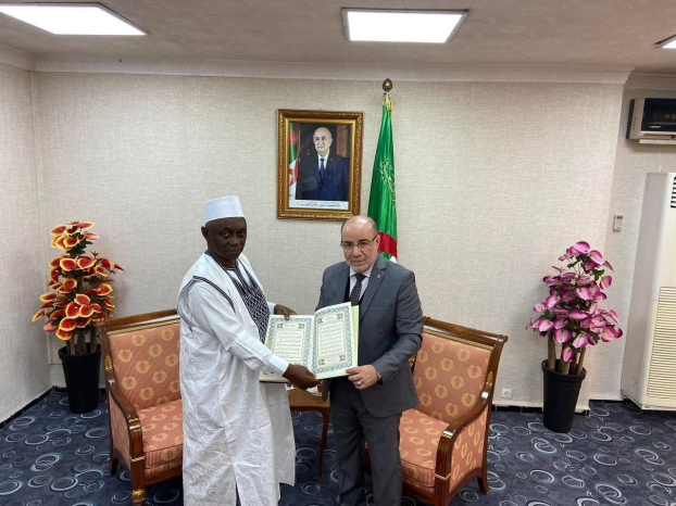 Le Dr Moussa Oumarou en audience avec le Ministre algérien des Affaires religieuses et des Wakfs, à Alger, le 14 décembre 2022.
