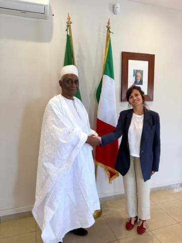 Le Dr Moussa Oumarou est reçu par S.E. Mme Natalia Sanginiti, Ambassadeur de la République italienne au Cameroun, à Yaoundé, le 19 août 2026.