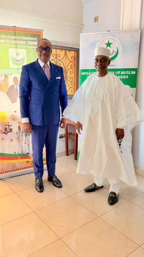 Le Dr Moussa Oumarou reçoit S.E. Nchare Oumarou, Consul général du Cameroun à Djeddah en Arabie saoudite, au siège national du CIDIMUC à Yaoundé, le 17 août 2026.