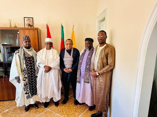 Rencontre entre la délégation du CIDIMUC et l’Ambassadeur du Cameroun près le Saint-Siège